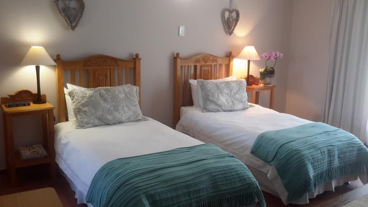 Chez Esme Guest House Roodepoort Ngoại thất bức ảnh