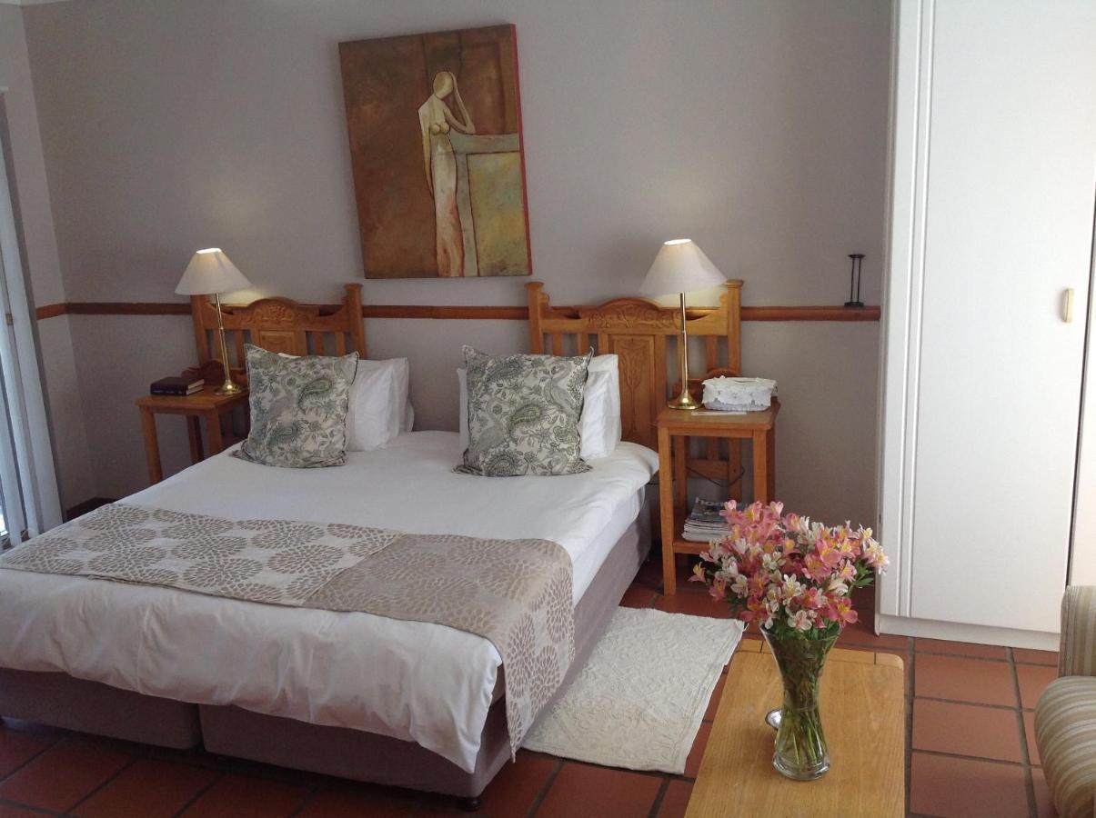 Chez Esme Guest House Roodepoort Ngoại thất bức ảnh