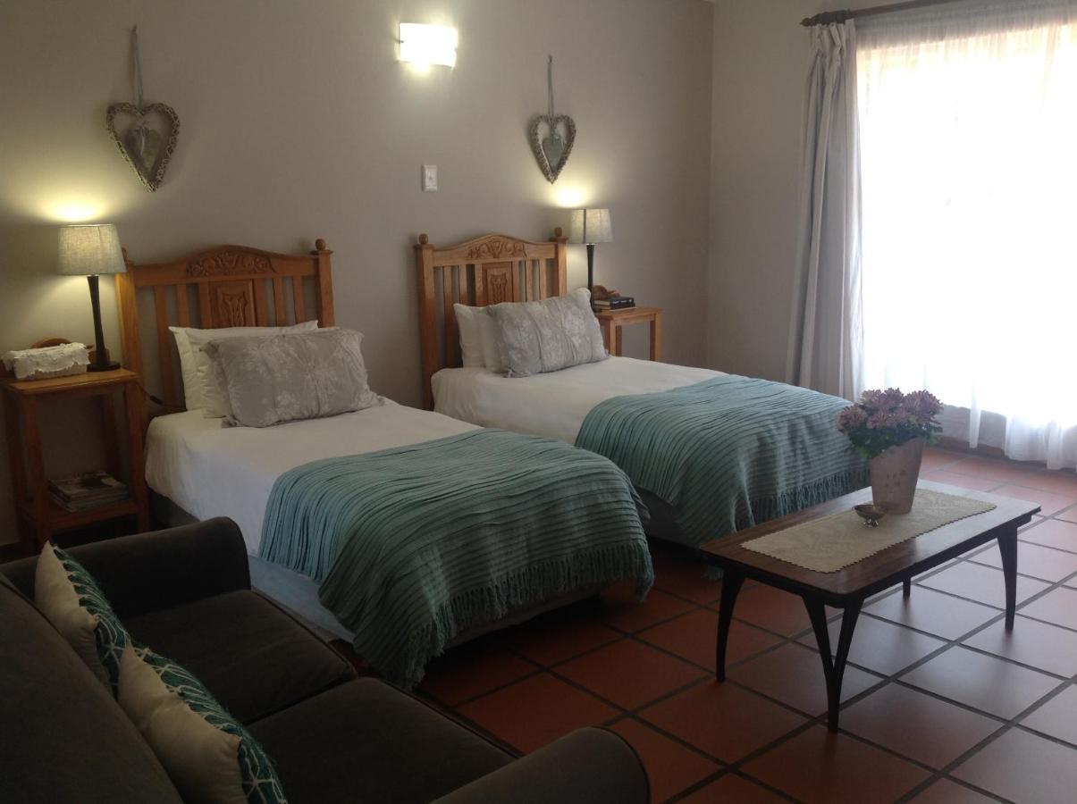 Chez Esme Guest House Roodepoort Ngoại thất bức ảnh